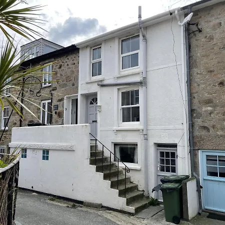 Hollies St Ives (Cornwall)